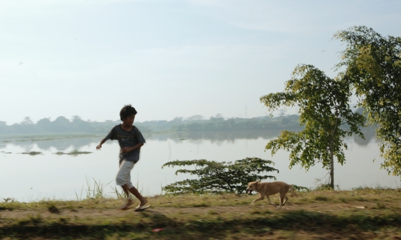 Film screenshot of Anjing (The Dogs)