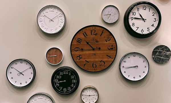 image shows a lot of clocks