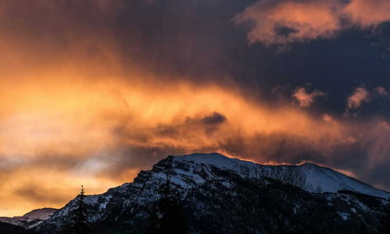 Mountain with sunrise 