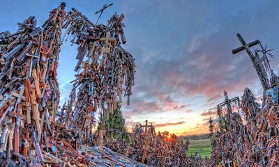 Photo of the hill of crosses installation