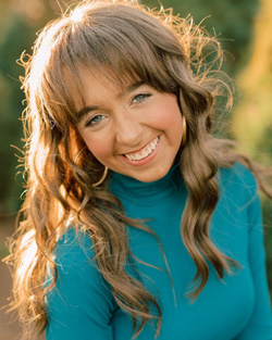 headshot of Hayden Grooms