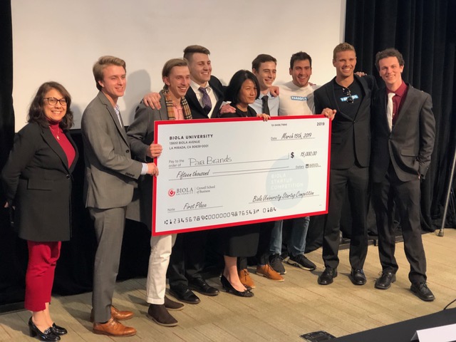 2019 startup competition winning team ParaBrands