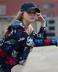 headshot of Lauren Groves