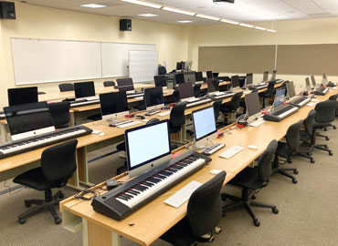 Mac and PC Lab in Biola Library