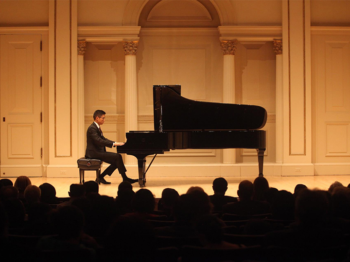 Chris Gu performs in Carnegie Hall