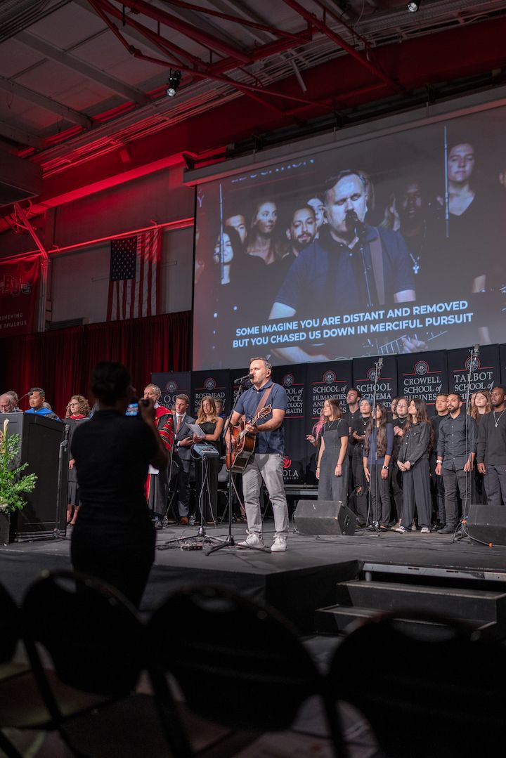 Image shows Matt Redman leading worship at Convocation