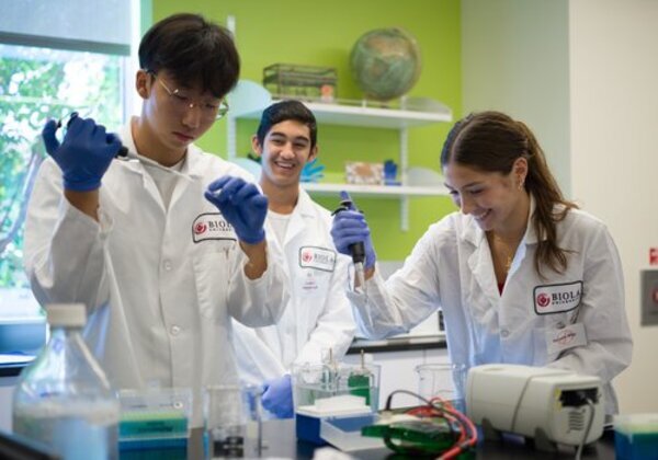 Students in the lab